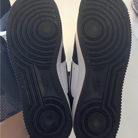 Nike Air Force 1 '07
Chaussure pour homme - Picture 7 of 7